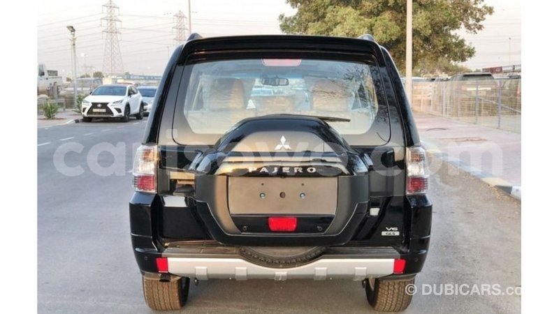 Big with watermark mitsubishi pajero benign import dubai 7786