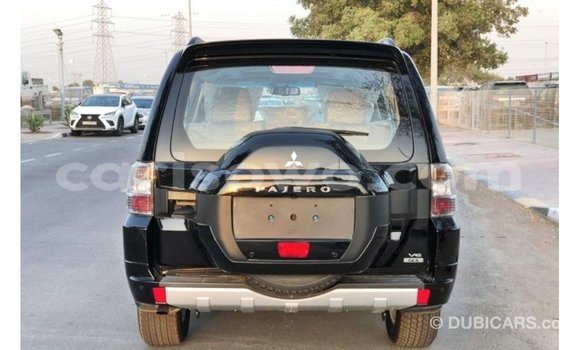 Acheter Import Voiture Mitsubishi Pajero Noir à Import - Dubai, Benin Acheter Import Voiture Mitsubishi Pajero Noir à Import - Dubai, Benin