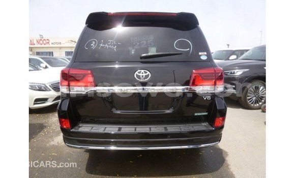 Acheter Import Voiture Toyota Land Cruiser Noir à Import - Dubai, Benin Acheter Import Voiture Toyota Land Cruiser Noir à Import - Dubai, Benin
