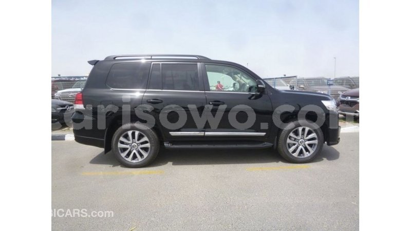 Big with watermark toyota land cruiser benign import dubai 7787