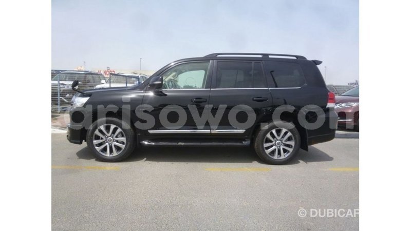 Big with watermark toyota land cruiser benin import dubai 7787