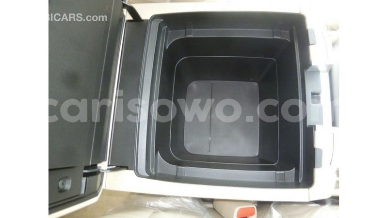 Big with watermark toyota land cruiser benign import dubai 7787