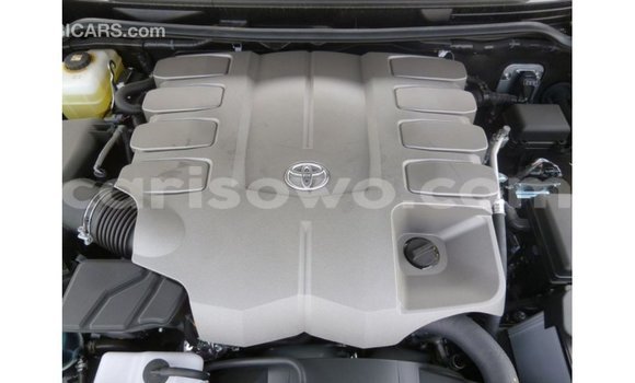 Acheter Import Voiture Toyota Land Cruiser Noir à Import - Dubai, Benin Acheter Import Voiture Toyota Land Cruiser Noir à Import - Dubai, Benin