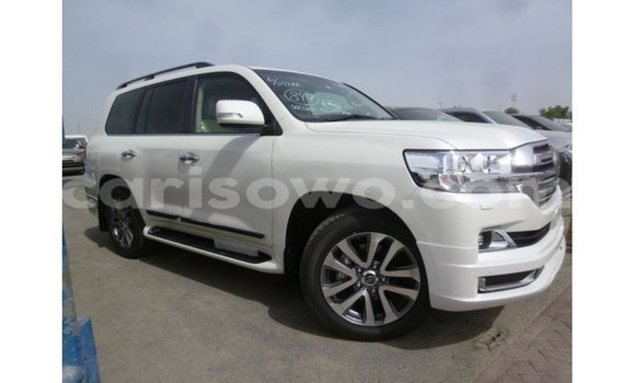 Buy Import Toyota Land Cruiser White Car in Import - Dubai in Benign Buy Import Toyota Land Cruiser White Car in Import - Dubai in Benign