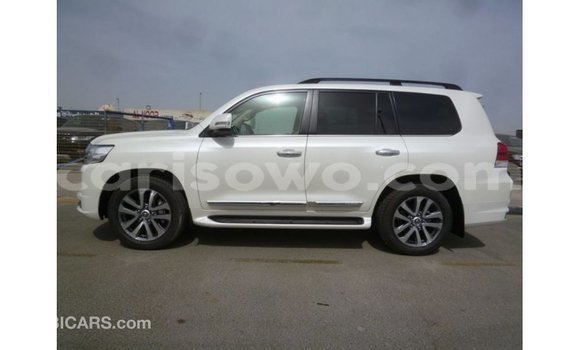 Buy Import Toyota Land Cruiser White Car in Import - Dubai in Benign Buy Import Toyota Land Cruiser White Car in Import - Dubai in Benign