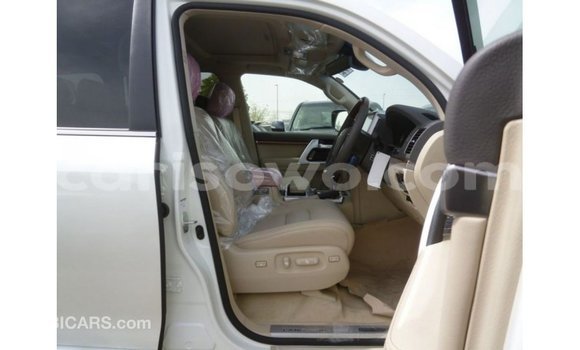 Buy Import Toyota Land Cruiser White Car in Import - Dubai in Benign Buy Import Toyota Land Cruiser White Car in Import - Dubai in Benign