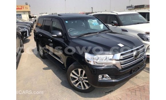 Acheter Import Voiture Toyota Land Cruiser Noir à Import - Dubai, Benin Acheter Import Voiture Toyota Land Cruiser Noir à Import - Dubai, Benin