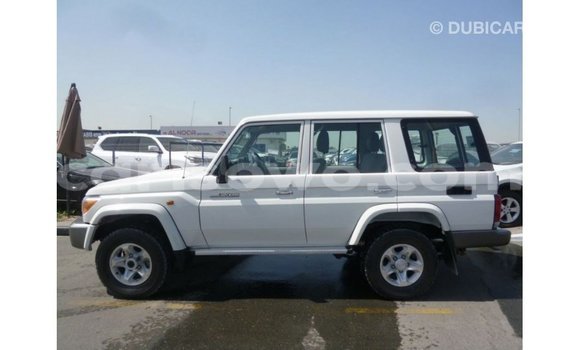Buy Import Toyota Land Cruiser White Car in Import - Dubai in Benign Buy Import Toyota Land Cruiser White Car in Import - Dubai in Benign