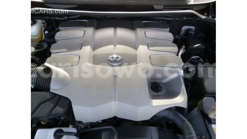 Big with watermark toyota land cruiser benin import dubai 7793