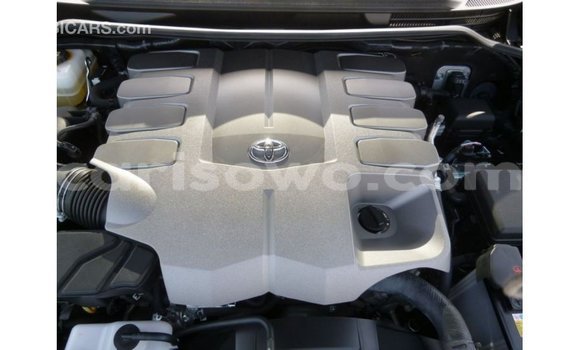 Acheter Import Voiture Toyota Land Cruiser Noir à Import - Dubai, Benin Acheter Import Voiture Toyota Land Cruiser Noir à Import - Dubai, Benin