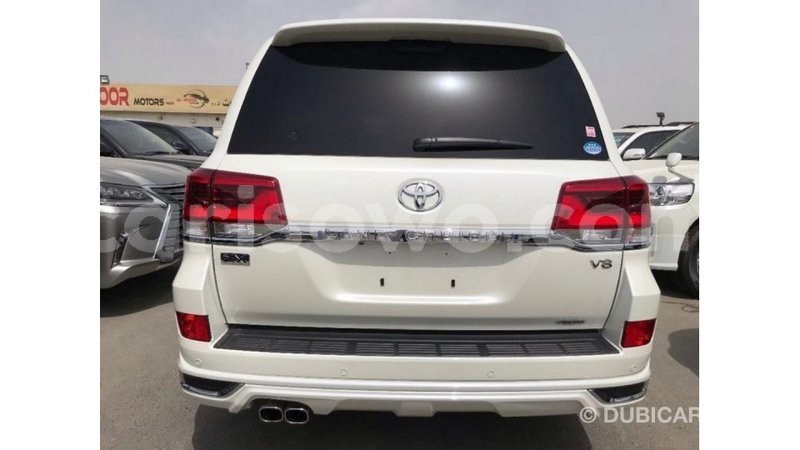 Big with watermark toyota land cruiser benign import dubai 7796