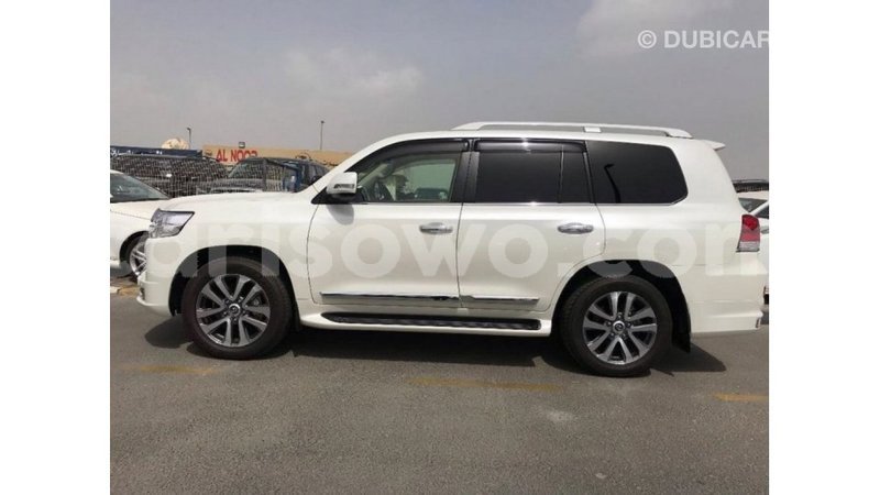Big with watermark toyota land cruiser benin import dubai 7796