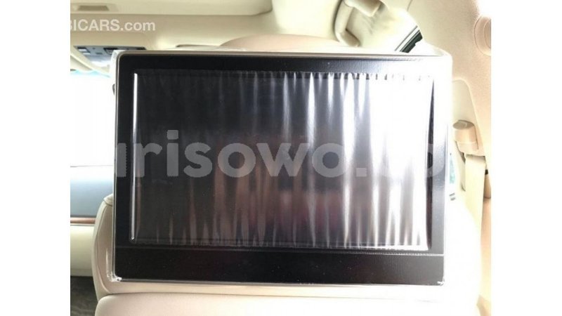 Big with watermark toyota land cruiser benign import dubai 7796