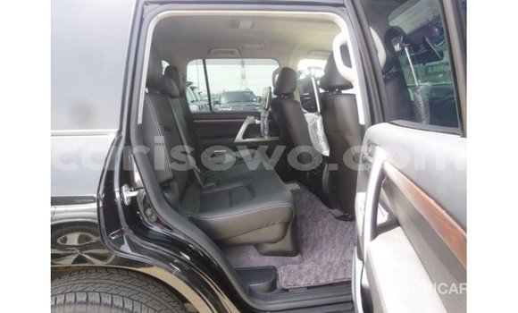Sayi Imported Toyota Land Cruiser Black Mota in Import - Dubai a Benin Sayi Imported Toyota Land Cruiser Black Mota in Import - Dubai a Benin