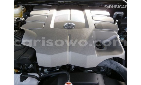Sayi Imported Toyota Land Cruiser White Mota in Import - Dubai a Benin Sayi Imported Toyota Land Cruiser White Mota in Import - Dubai a Benin