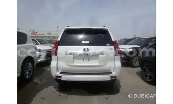 Acheter Import Voiture Toyota Prado Blanc à Import - Dubai, Benin Acheter Import Voiture Toyota Prado Blanc à Import - Dubai, Benin