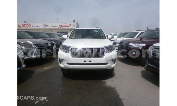 Acheter Import Voiture Toyota Prado Blanc à Import - Dubai, Benin Acheter Import Voiture Toyota Prado Blanc à Import - Dubai, Benin