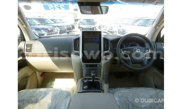 Acheter Import Voiture Toyota Land Cruiser Marron à Import - Dubai, Benin Acheter Import Voiture Toyota Land Cruiser Marron à Import - Dubai, Benin