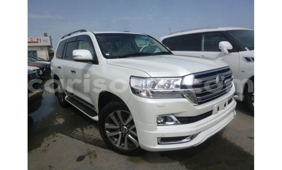 Ra Imported Toyota Land Cruiser funfun Ọkọ̀ in Import - Dubai ni Benin Ra Imported Toyota Land Cruiser funfun Ọkọ̀ in Import - Dubai ni Benin