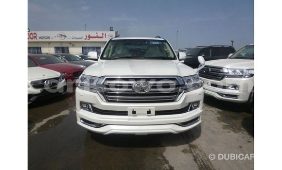 Ra Imported Toyota Land Cruiser funfun Ọkọ̀ in Import - Dubai ni Benin Ra Imported Toyota Land Cruiser funfun Ọkọ̀ in Import - Dubai ni Benin