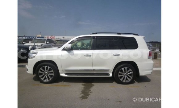 Ra Imported Toyota Land Cruiser funfun Ọkọ̀ in Import - Dubai ni Benin Ra Imported Toyota Land Cruiser funfun Ọkọ̀ in Import - Dubai ni Benin