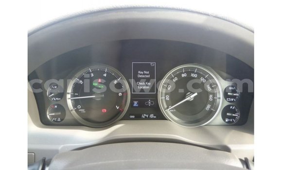 Ra Imported Toyota Land Cruiser funfun Ọkọ̀ in Import - Dubai ni Benin Ra Imported Toyota Land Cruiser funfun Ọkọ̀ in Import - Dubai ni Benin