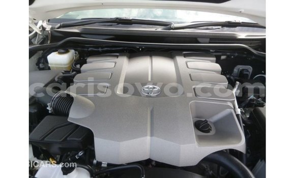 Ra Imported Toyota Land Cruiser funfun Ọkọ̀ in Import - Dubai ni Benin Ra Imported Toyota Land Cruiser funfun Ọkọ̀ in Import - Dubai ni Benin