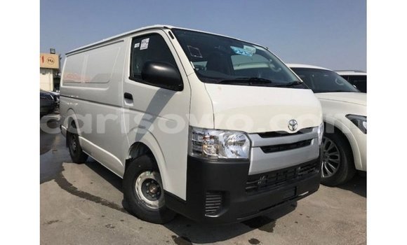 Acheter Import Voiture Toyota Hiace Blanc à Import - Dubai, Benin Acheter Import Voiture Toyota Hiace Blanc à Import - Dubai, Benin