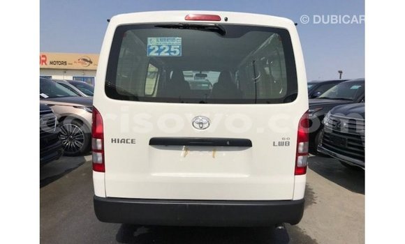 Acheter Import Voiture Toyota Hiace Blanc à Import - Dubai, Benin Acheter Import Voiture Toyota Hiace Blanc à Import - Dubai, Benin