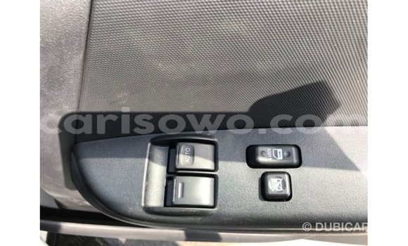 Acheter Import Voiture Toyota Hiace Blanc à Import - Dubai, Benin Acheter Import Voiture Toyota Hiace Blanc à Import - Dubai, Benin