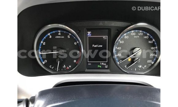 Sayi Imported Toyota HiAce White Babbar mota in Import - Dubai a Benin Sayi Imported Toyota HiAce White Babbar mota in Import - Dubai a Benin