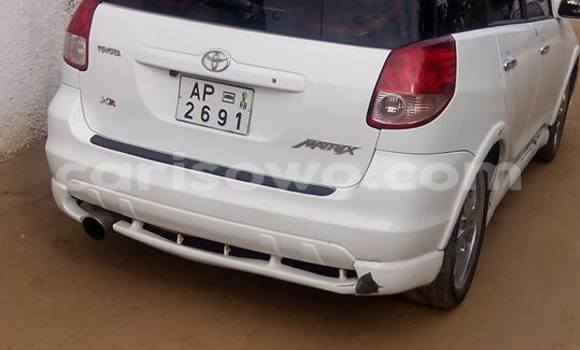 Acheter Occasion Voiture Toyota Matrix Blanc à Porto Novo, Benin Acheter Occasion Voiture Toyota Matrix Blanc à Porto Novo, Benin