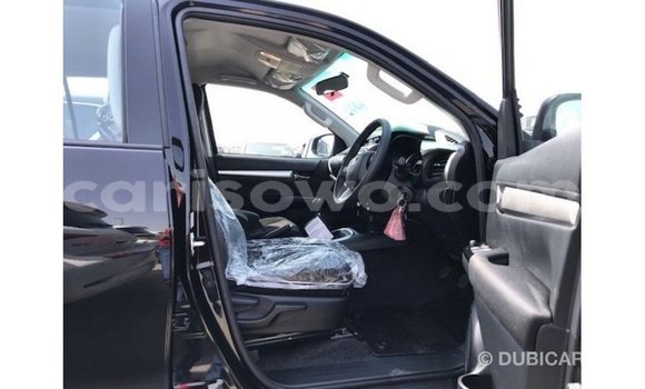 Sayi Imported Toyota Hilux Black Mota in Import - Dubai a Benin Sayi Imported Toyota Hilux Black Mota in Import - Dubai a Benin