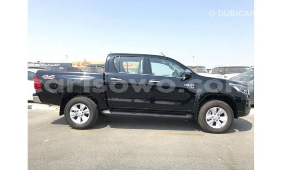 Sayi Imported Toyota Hilux Black Mota in Import - Dubai a Benin Sayi Imported Toyota Hilux Black Mota in Import - Dubai a Benin