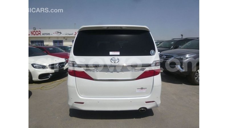 Big with watermark toyota vellfire benign import dubai 7826
