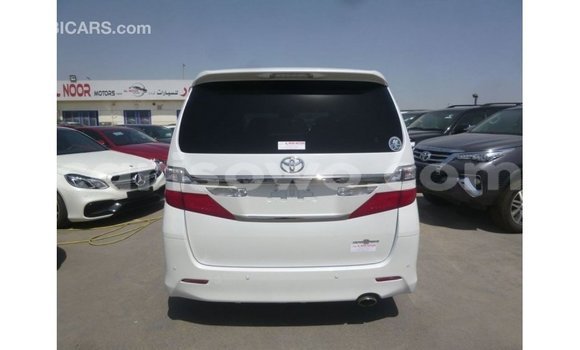 Acheter Import Voiture Toyota Vellfire Blanc à Import - Dubai, Benin Acheter Import Voiture Toyota Vellfire Blanc à Import - Dubai, Benin