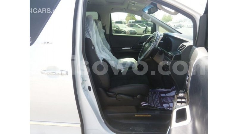 Big with watermark toyota vellfire benign import dubai 7826