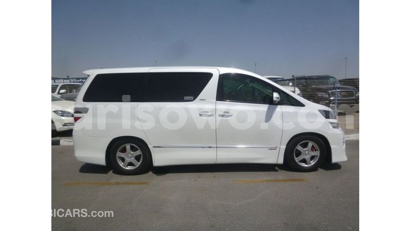 Big with watermark toyota vellfire benign import dubai 7826