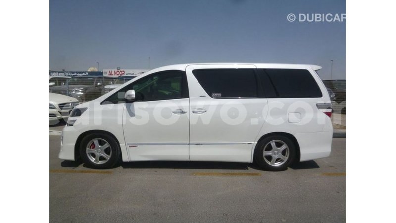 Big with watermark toyota vellfire benign import dubai 7826