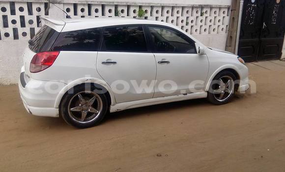 Acheter Occasion Voiture Toyota Matrix Blanc à Porto Novo, Benin Acheter Occasion Voiture Toyota Matrix Blanc à Porto Novo, Benin