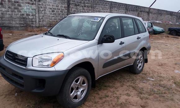 Ra Àlòkù Toyota RAV4 Miiran Ọkọ̀ in Savalou ni Benin Ra Àlòkù Toyota RAV4 Miiran Ọkọ̀ in Savalou ni Benin