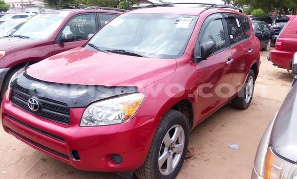 Ra Àlòkù Toyota RAV4 Red Ọkọ̀ in Savalou ni Benin Ra Àlòkù Toyota RAV4 Red Ọkọ̀ in Savalou ni Benin