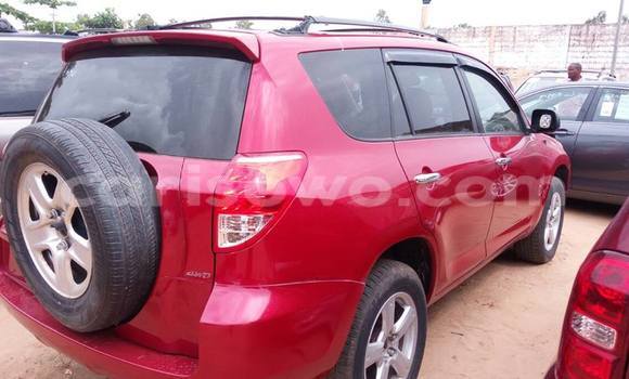 Ra Àlòkù Toyota RAV4 Red Ọkọ̀ in Savalou ni Benin Ra Àlòkù Toyota RAV4 Red Ọkọ̀ in Savalou ni Benin
