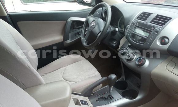 Ra Àlòkù Toyota RAV4 Red Ọkọ̀ in Savalou ni Benin Ra Àlòkù Toyota RAV4 Red Ọkọ̀ in Savalou ni Benin
