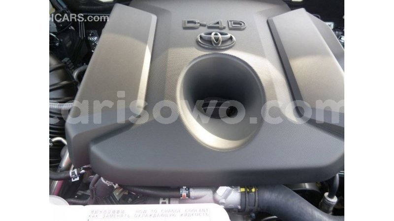 Big with watermark toyota prado benign import dubai 7834