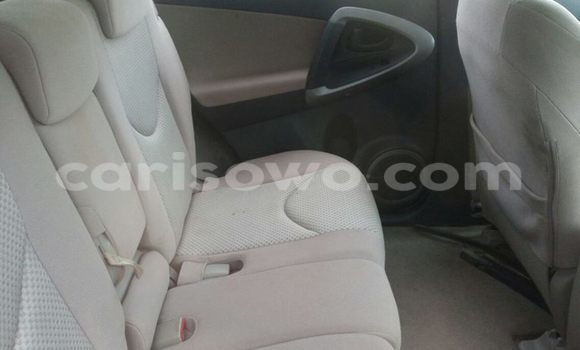 Ra Àlòkù Toyota RAV4 Red Ọkọ̀ in Savalou ni Benin Ra Àlòkù Toyota RAV4 Red Ọkọ̀ in Savalou ni Benin