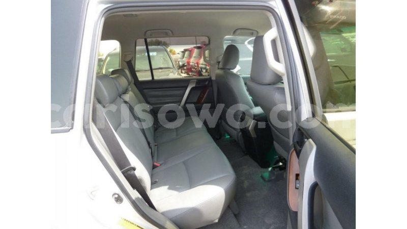 Big with watermark toyota prado benign import dubai 7844