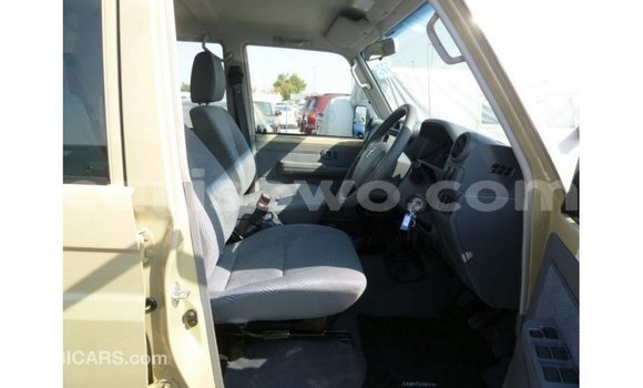 Buy Import Toyota Land Cruiser Beige Car in Import - Dubai in Benign Buy Import Toyota Land Cruiser Beige Car in Import - Dubai in Benign