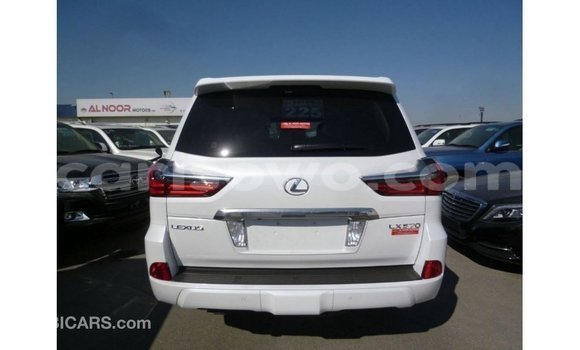 Sayi Imported Lexus LX White Mota in Import - Dubai a Benin Sayi Imported Lexus LX White Mota in Import - Dubai a Benin