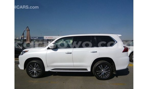 Sayi Imported Lexus LX White Mota in Import - Dubai a Benin Sayi Imported Lexus LX White Mota in Import - Dubai a Benin